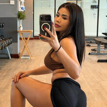  Nude