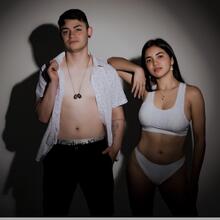  Nude