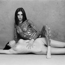  Nude
