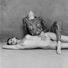  Nude