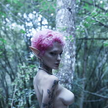  Nude