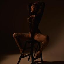  Nude