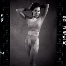  Nude