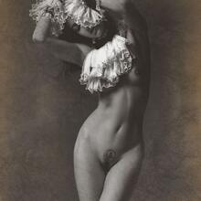  Nude