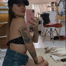  Nude