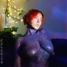  Nude