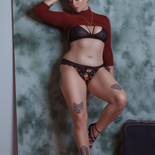  Nude