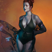  Nude