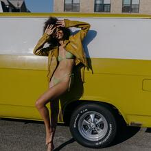  Nude