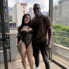  Nude