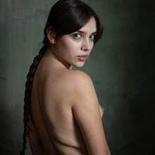  Nude