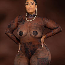  Nude