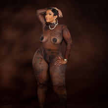  Nude