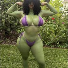  Nude