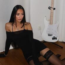  Nude