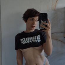  Nude