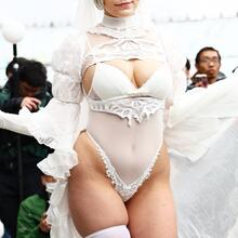  Nude