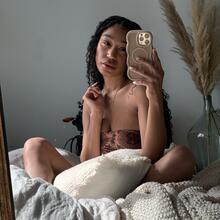  Nude