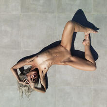  Nude