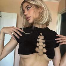  Nude