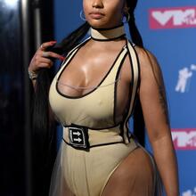  Nude