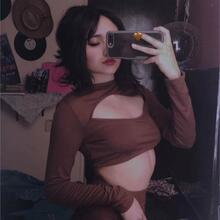  Nude