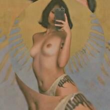  Nude