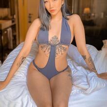  Nude