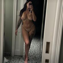  Nude