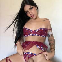  Nude