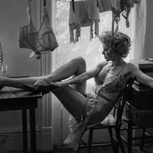  Nude