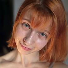  Nude