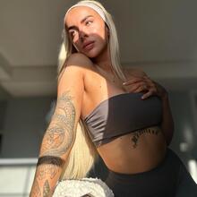  Nude