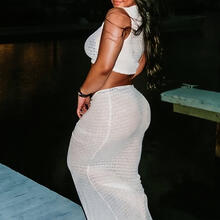  Nude