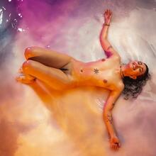  Nude