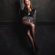  Nude