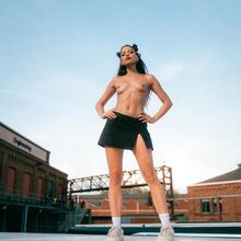  Nude