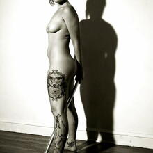  Nude