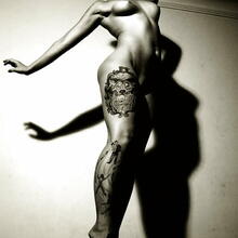  Nude