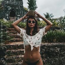  Nude