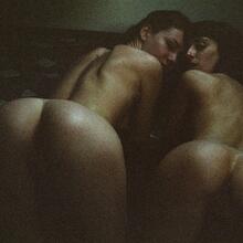  Nude