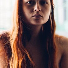  Nude
