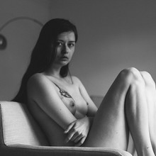  Nude