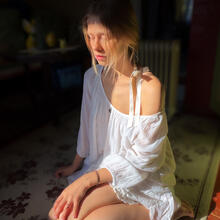  Nude