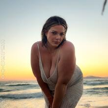  Nude