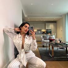  Nude