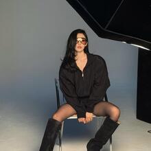  Nude