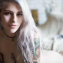  Nude