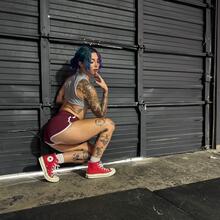  Nude