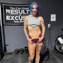  Nude